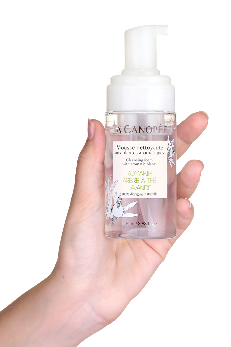 Mousse nettoyante purifiante aux plantes aromatiques